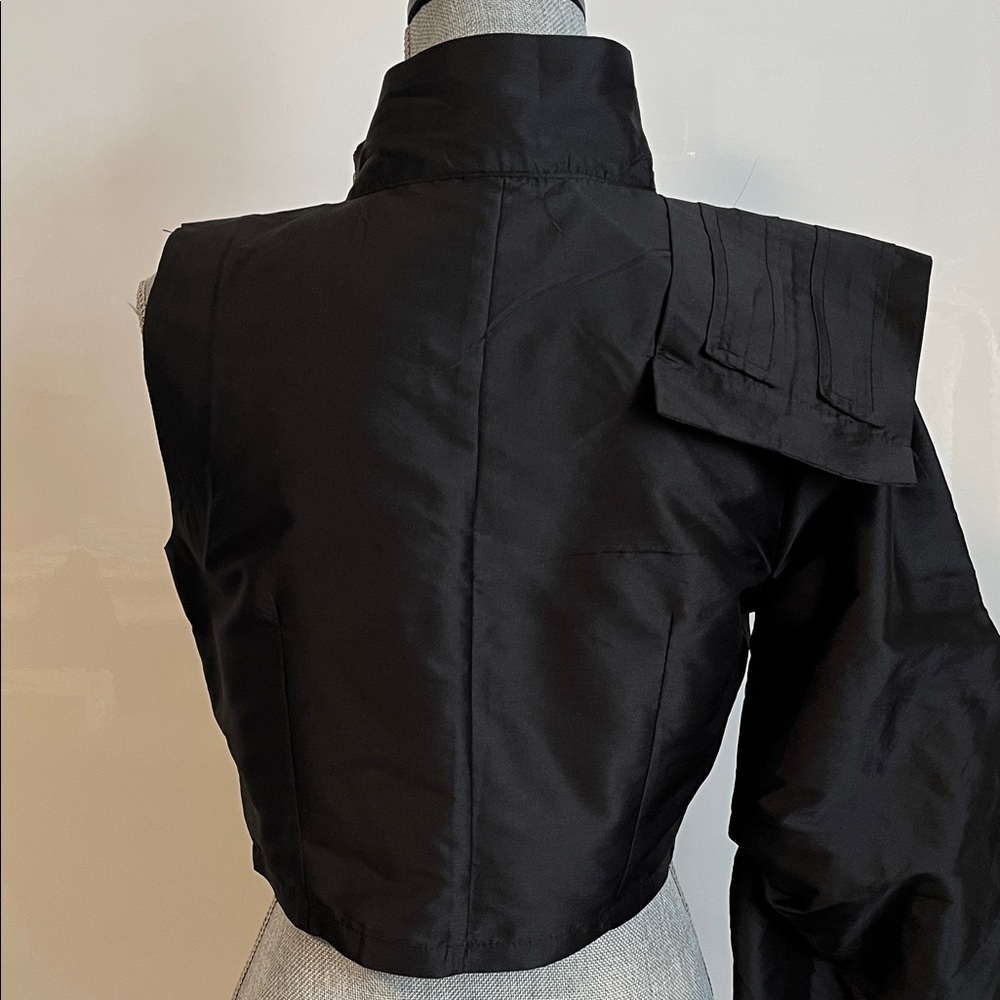 NWT COCO ROCHA Black Technical One Sleeve Cropped Zippered Satiny Blouse, Size M - Picture 6 of 14
